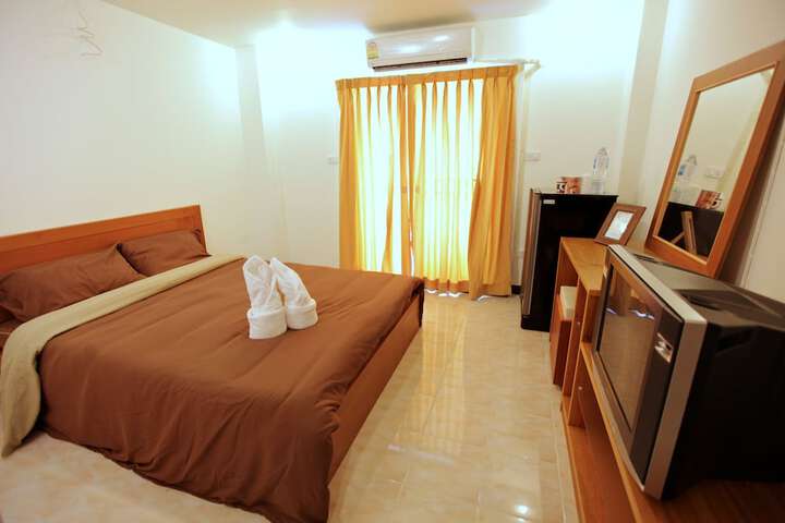 Room 7 of 27