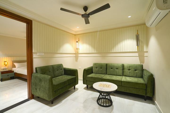 Room 43 of 64