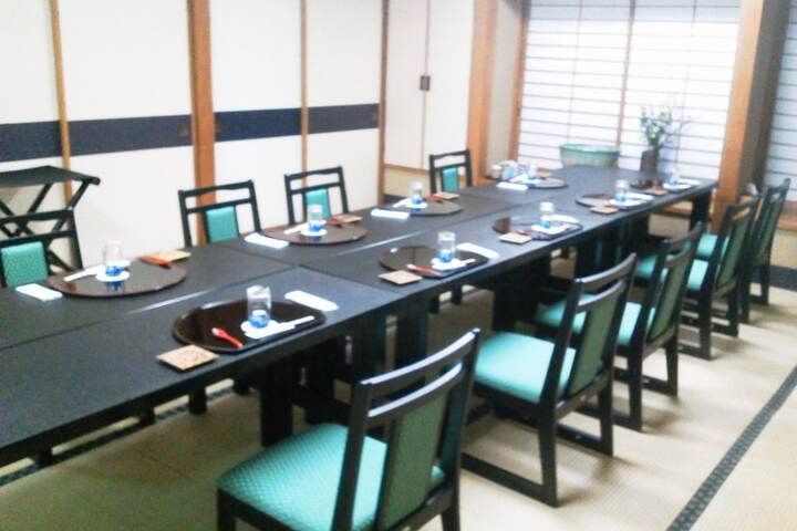 Room 28 of 33