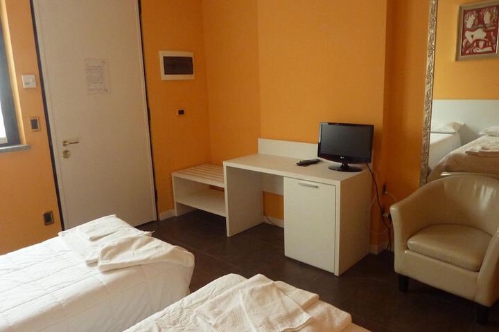 Room 21 of 39
