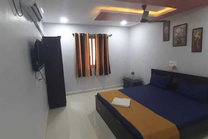 Room 2 of 6