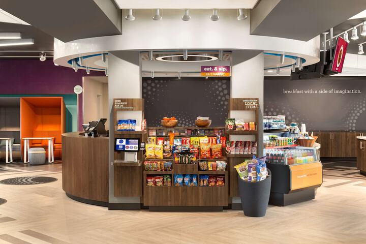 Snack bar