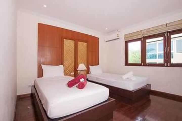 Room 16 of 36
