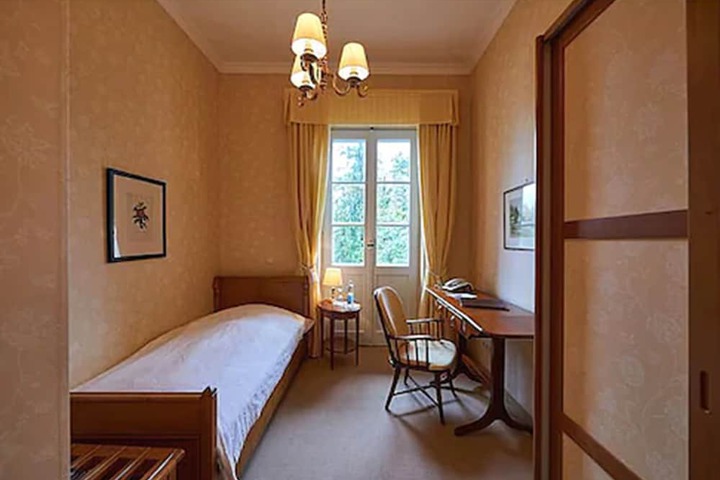 Room 20 of 61