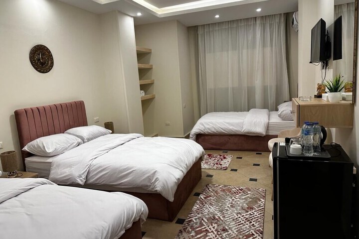 Room 18 of 37
