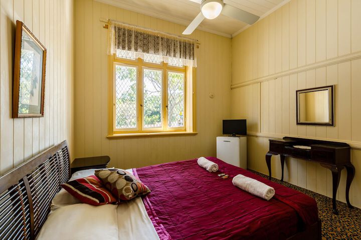 Room 7 of 37