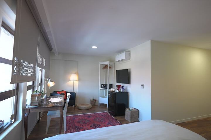 Room 37 of 81