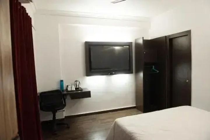 Room 3 of 14