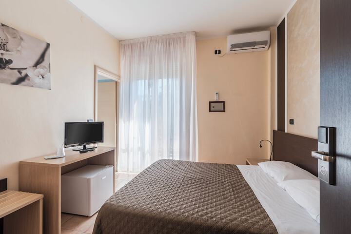 Room 34 of 67