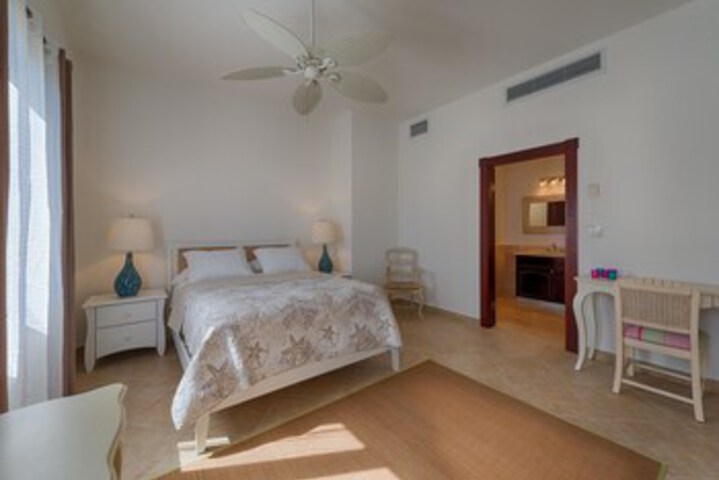 Room 16 of 20