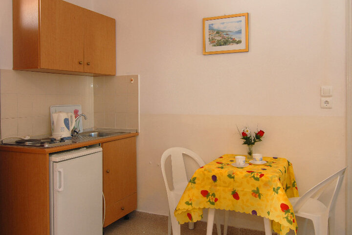 Room 7 of 10