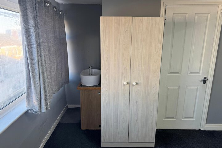 Room 38 of 156