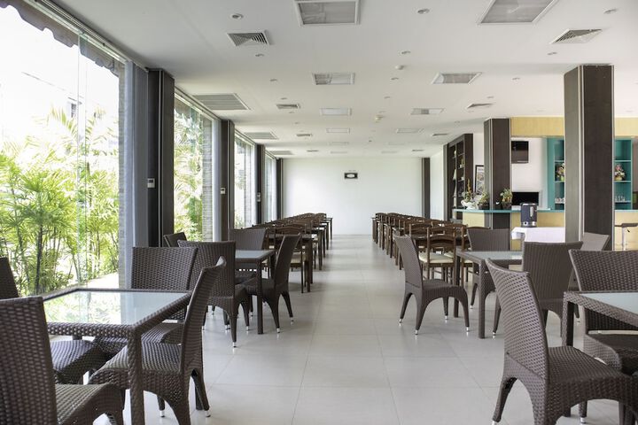 Dining Photos
