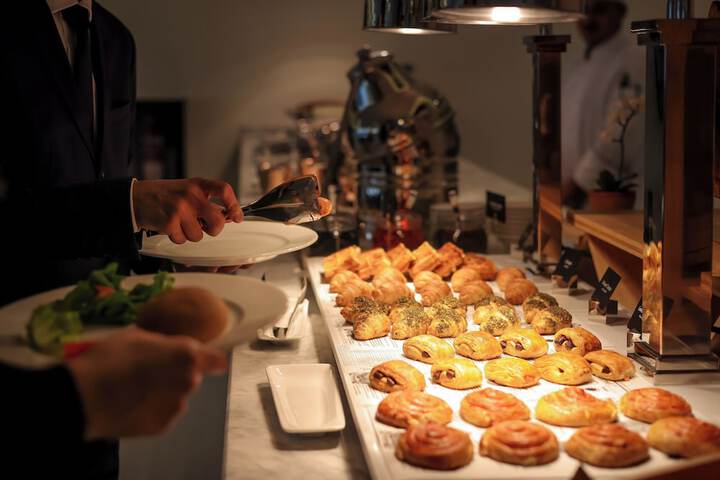 Dining 59 of 64