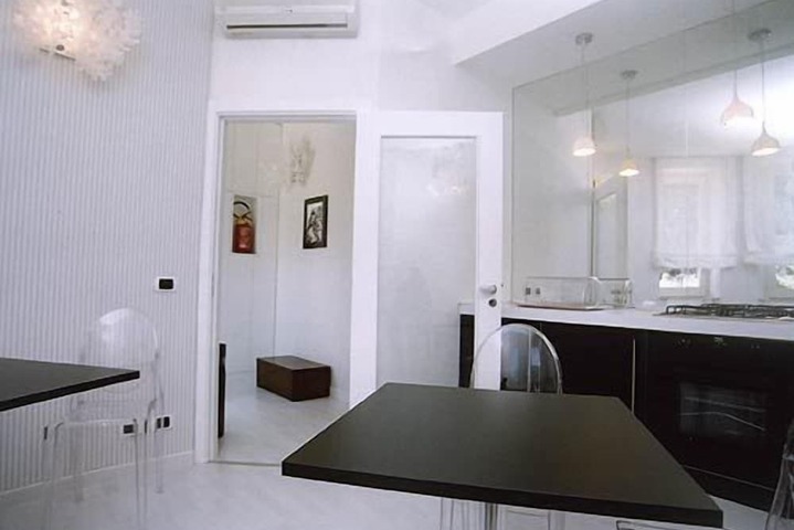 Room 26 of 85