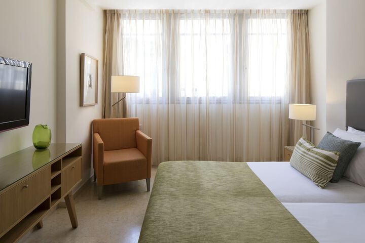 Room 21 of 99
