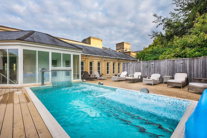 Pool 35 of 69