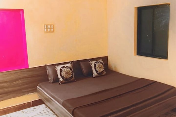 Room 3 of 11