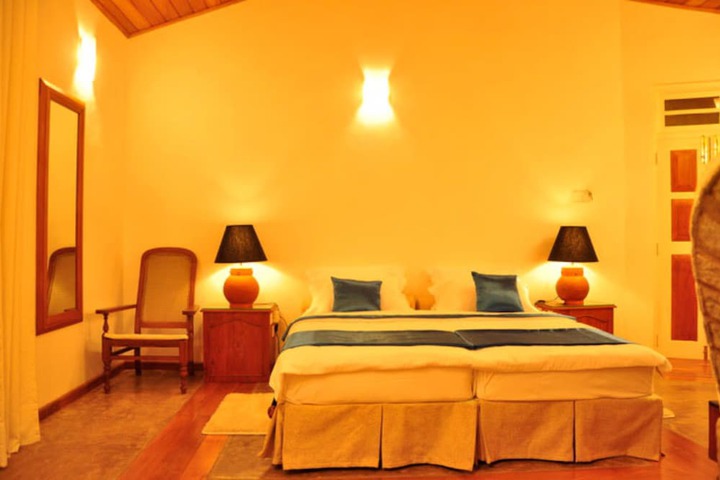Room 2 of 7