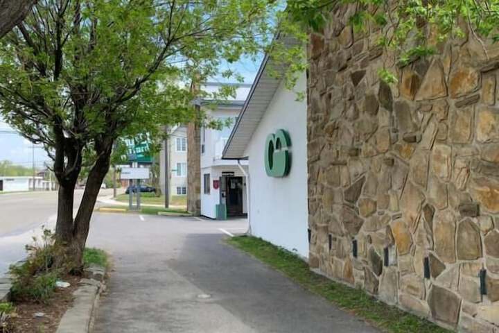 Property Grounds 20 of 24