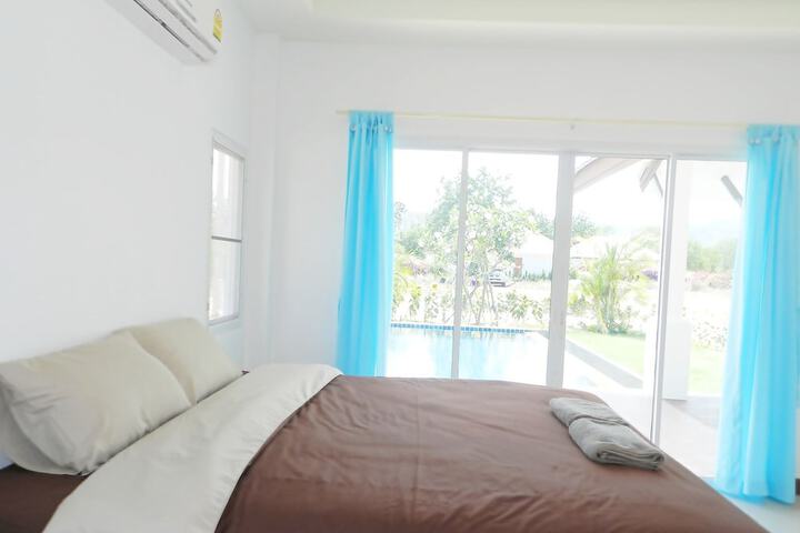 Room 4 of 22