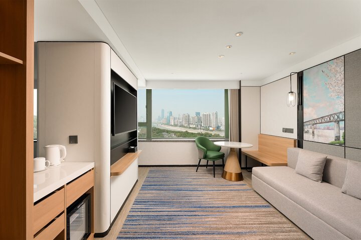 Room 30 of 123
