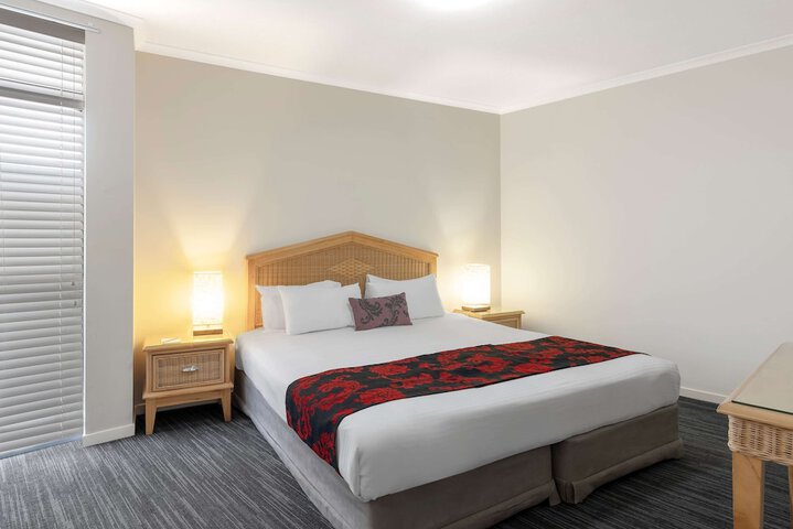 Room 14 of 100