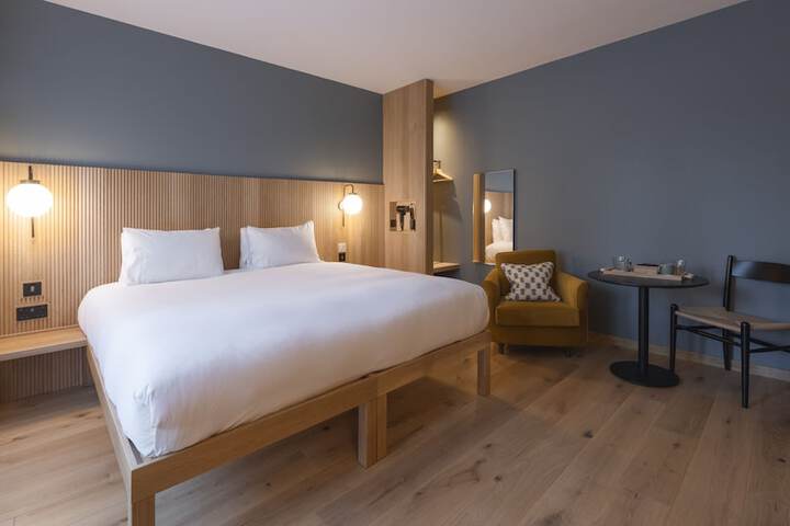 Room 13 of 62