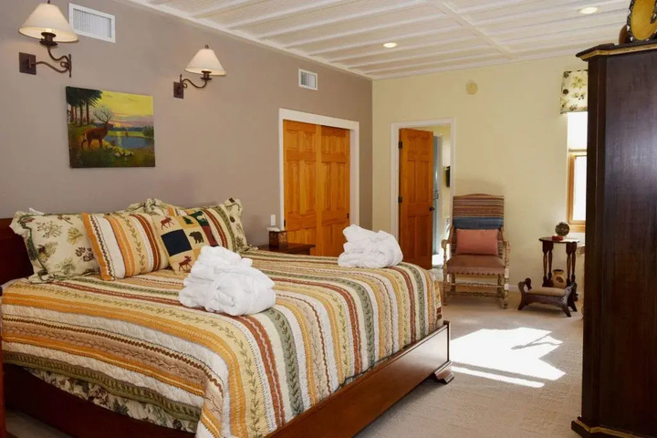 Room 3 of 20