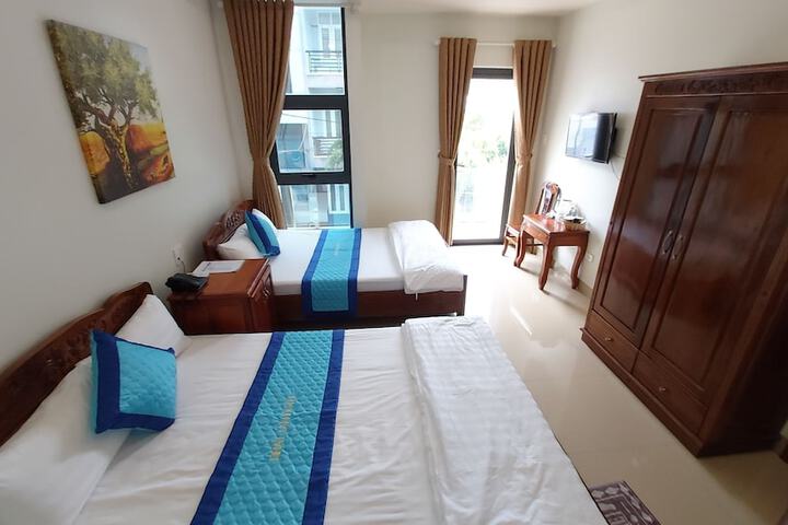 Room 11 of 37