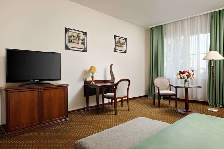 Room 5 of 31