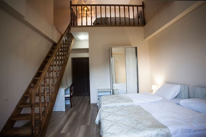 Room 8 of 20
