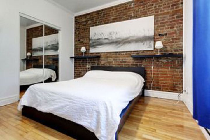Room 6 of 30