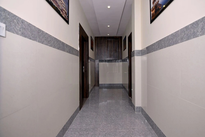 Room 11 of 12