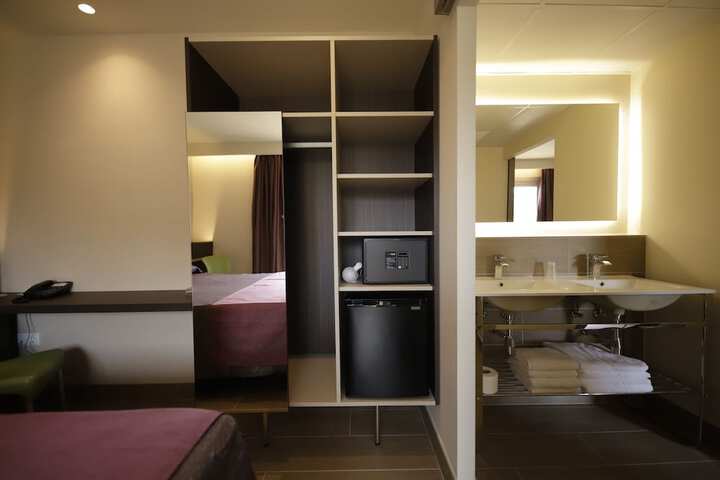 Room 18 of 62