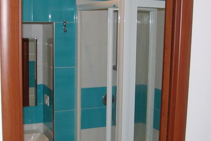 Room 15 of 22