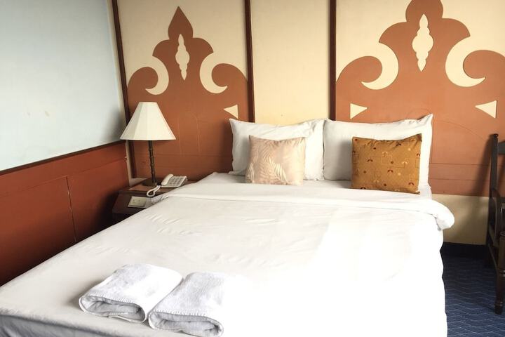 Room 8 of 25