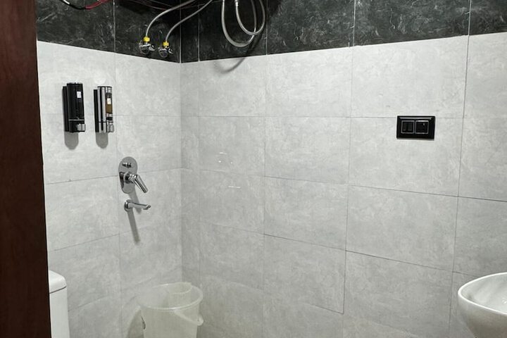 Room 8 of 23