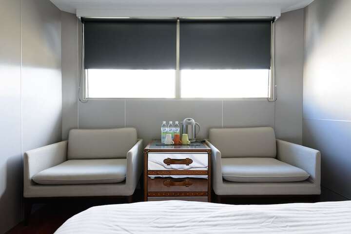 Room 7 of 32