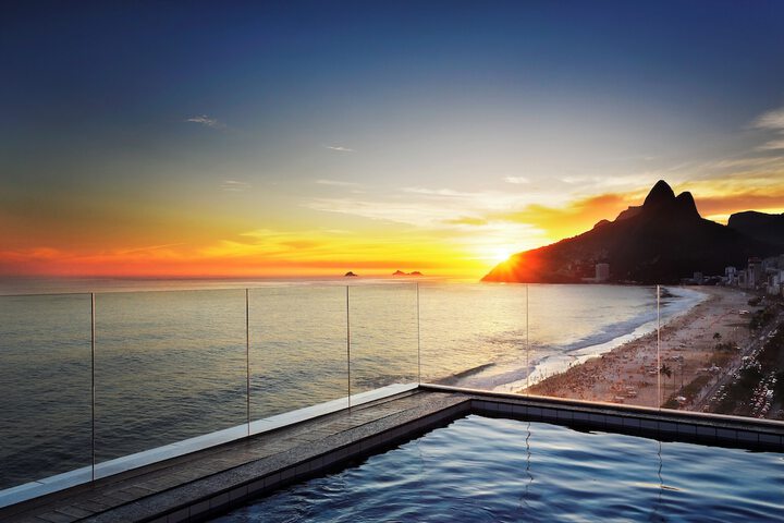 Hotel Pool