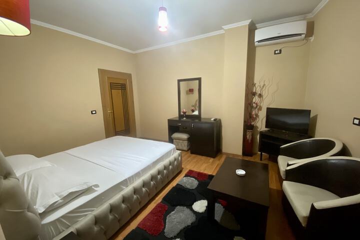 Room 12 of 41