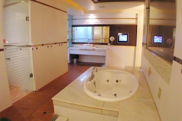Room 36 of 52