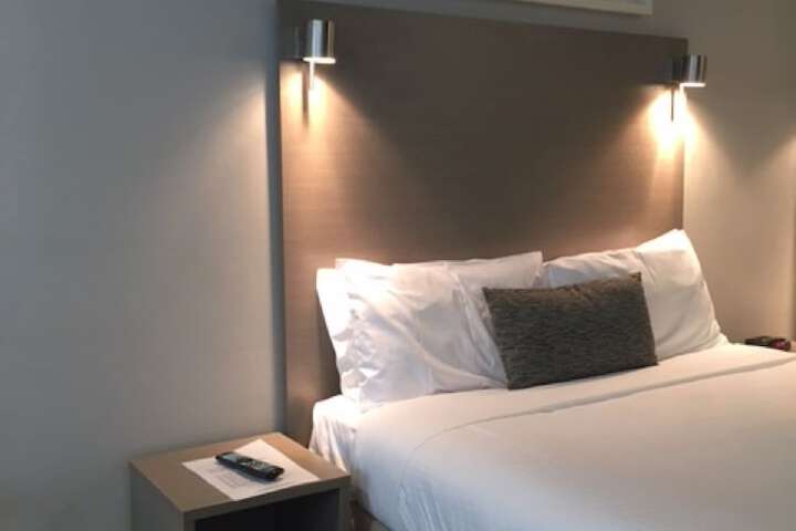 Room 10 of 38