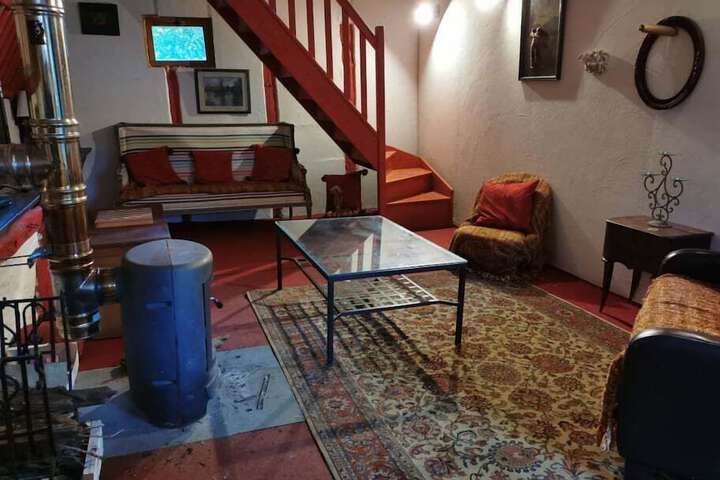 Lounge 63 of 76