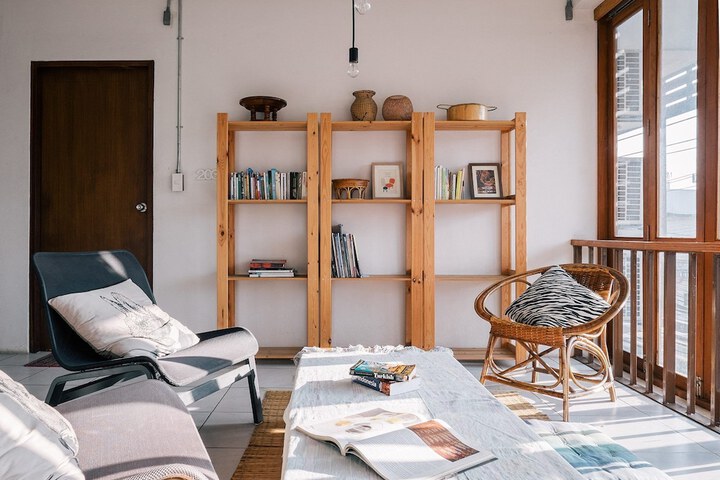 Room 6 of 25