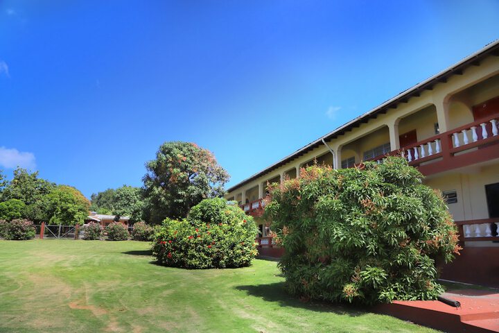 Hotel Exterior 75 of 77