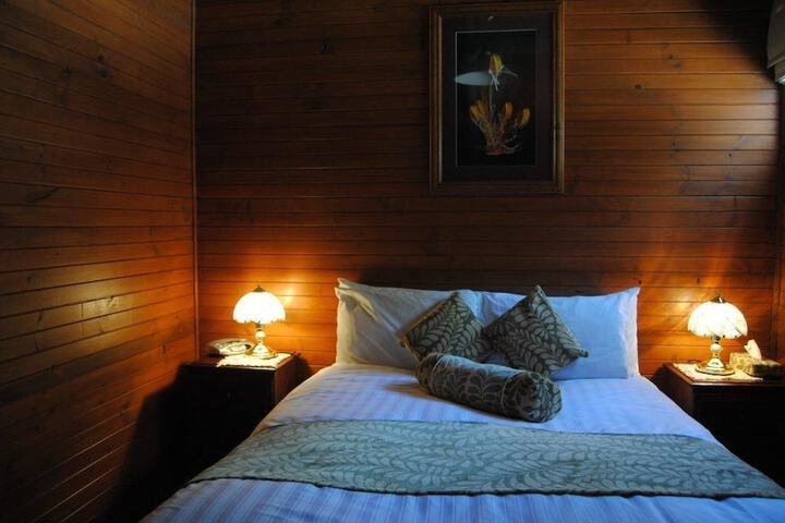 Room 4 of 73