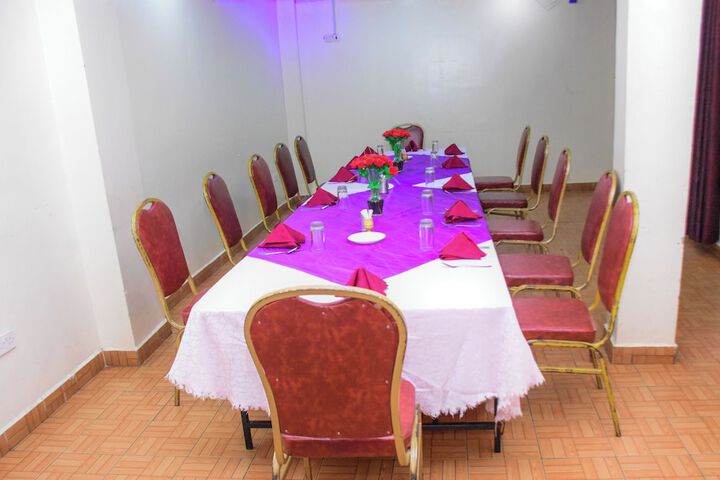 Ballroom/Hall 72 of 96