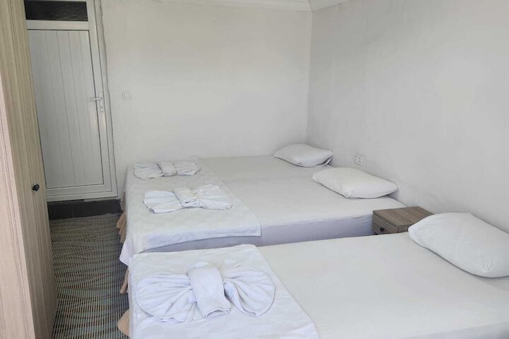 Room 17 of 28