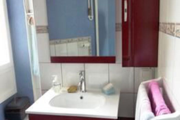 Room 4 of 16